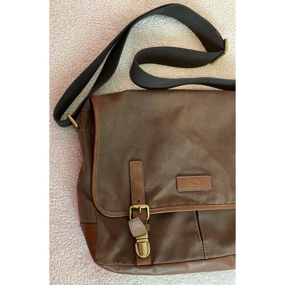 Fossil Canvas Messenger Bag Laptop Shoulder Satchel Strap Brown With pockets - Picture 2 of 11